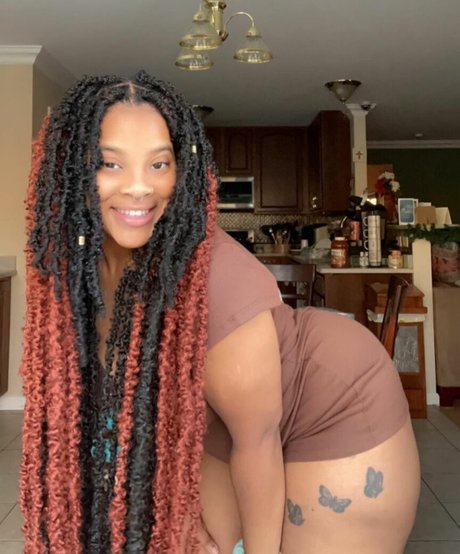 KandiiiKain hot model picture