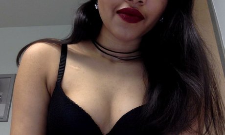 AnatomyAficionado model pretty photo