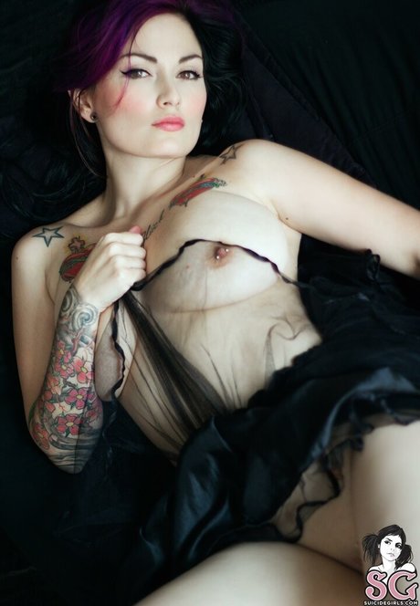 fermercury erotic actress pictures