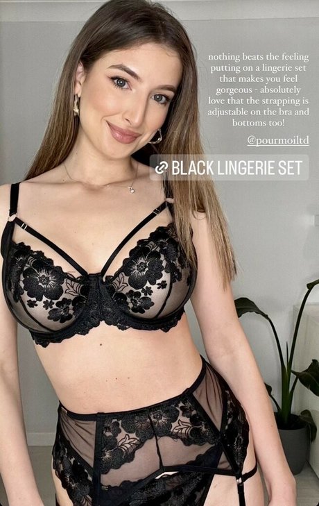 Bigb00biebible sexy pornstar img