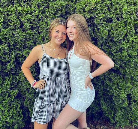 shemale handjob onlyfans pretty archive