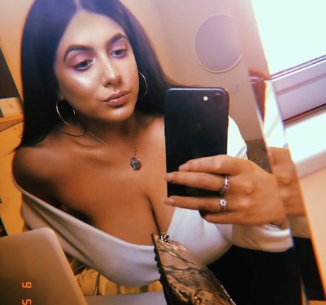 Beth G pornstar beautiful photos