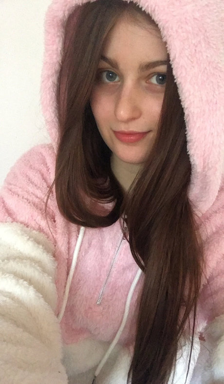 Lovelytinna nudes actress img