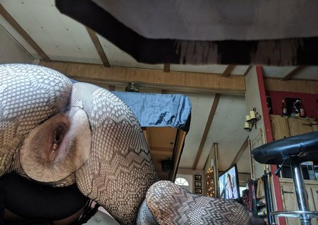 bustyambz porn model pictures