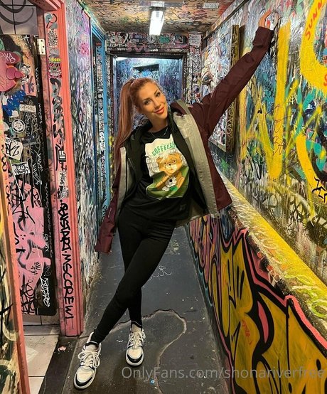 shonariverfree erotic actress photos