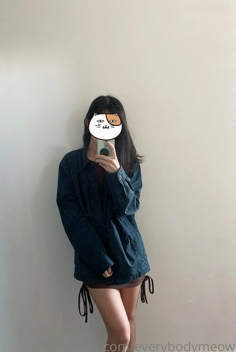 everybodymeow model nude pictures