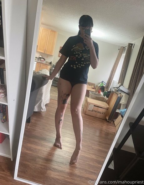 mahoupriest pornstar hot photos