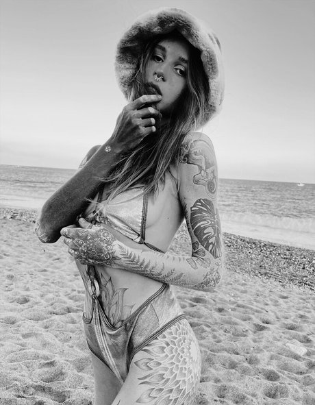 tropicannacookies sexy actress pic