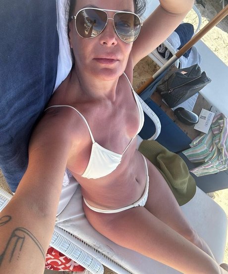 Carolina Ferraz model nice image