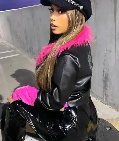 Thestarvasquez model pretty photo