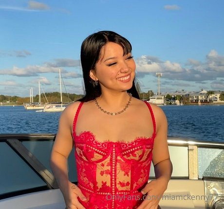 miamckenny777 pornstar nude img
