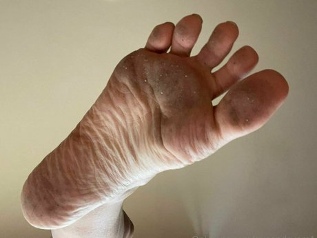 queendevore1 art star pic