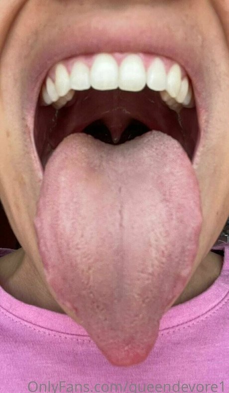 queendevore1 nude actress img