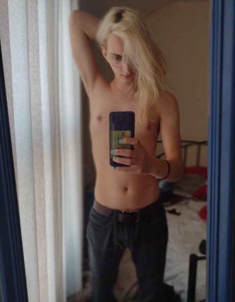 finriv high quality model pic