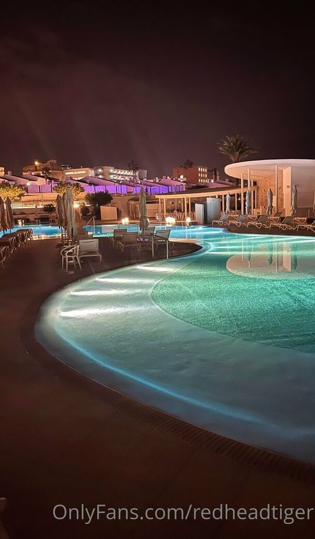 redheadtiger adult model pic