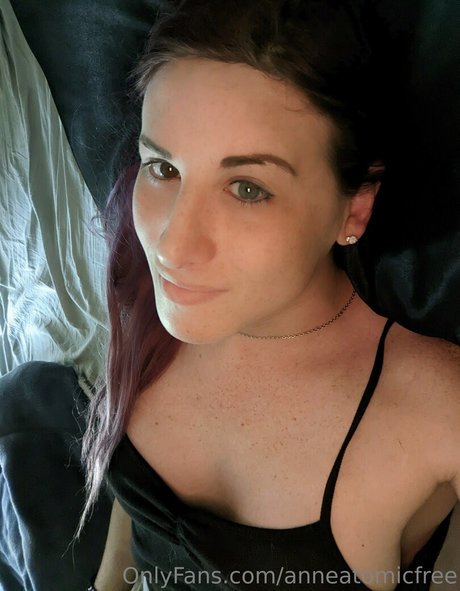 anneatomicfree naked model gallery