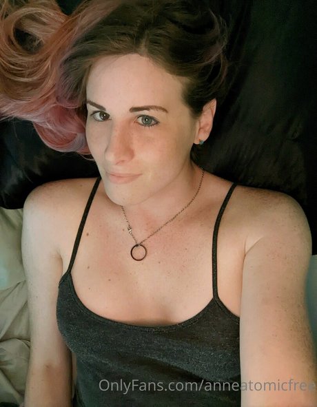 anneatomicfree model art photo