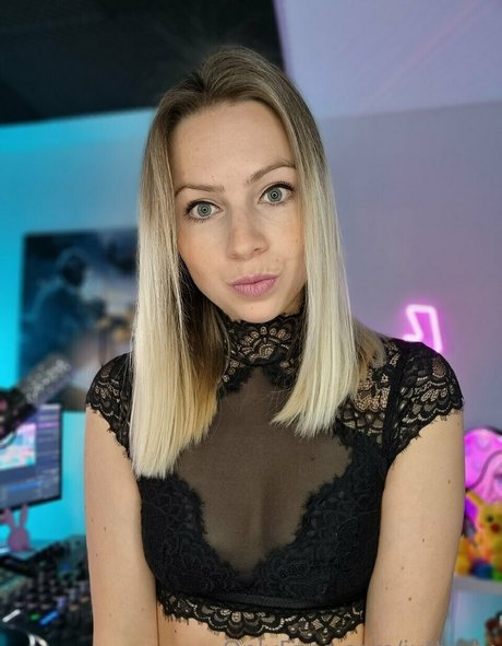 Jutta TV nude star archive