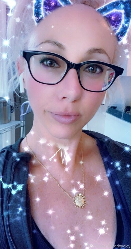 drlovejoy hot model photo