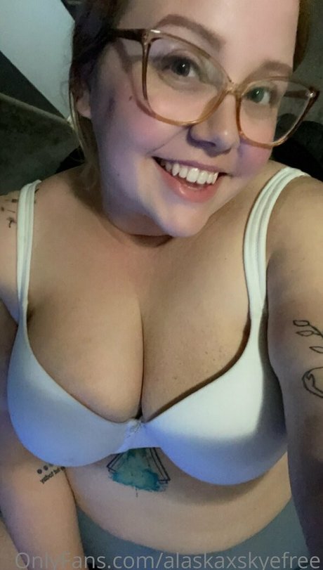 alaskaxskyefree model exclusive photos