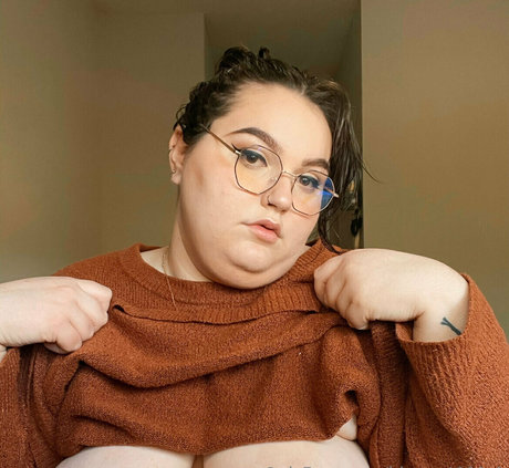 blynne1998 2 nude star archive