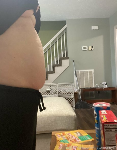 thatoneamy31 nudes model img