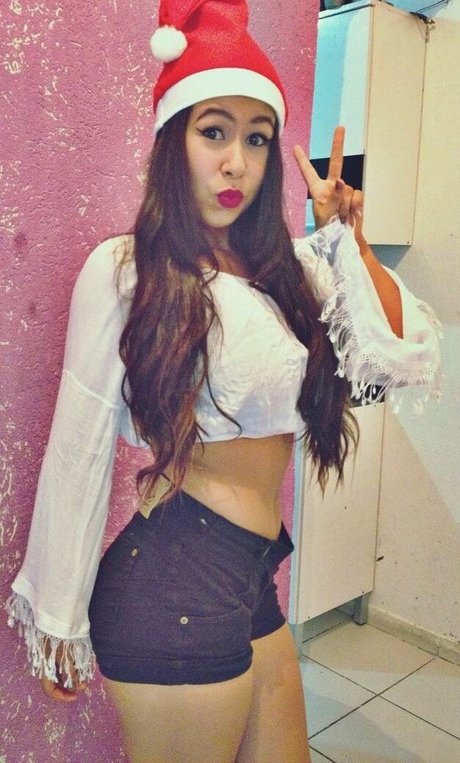 Isadora Drew hot actress pic