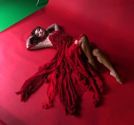 Brenda Song sexy star picture