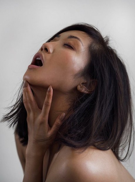 Brenda Song beautiful star gallery