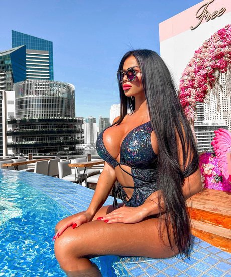 Adriane Linn model erotic picture