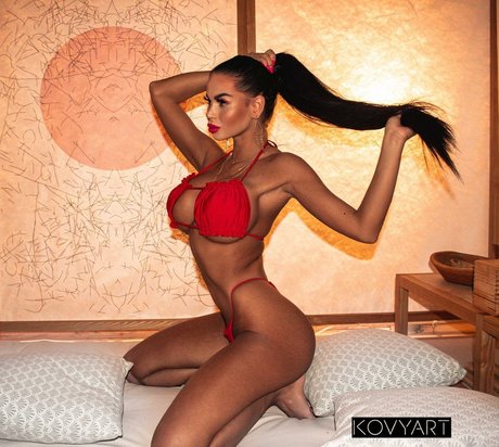 Adriane Linn pornstar naked pics