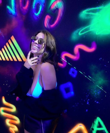 Anah Elisa model hd photo