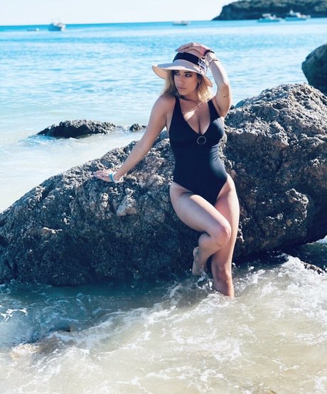 Anah Elisa naked pornstar photo