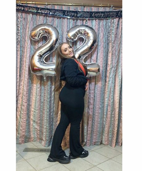 Dannielle Ashurst porn model pictures