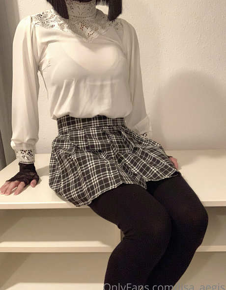 lisa aegis top star photos