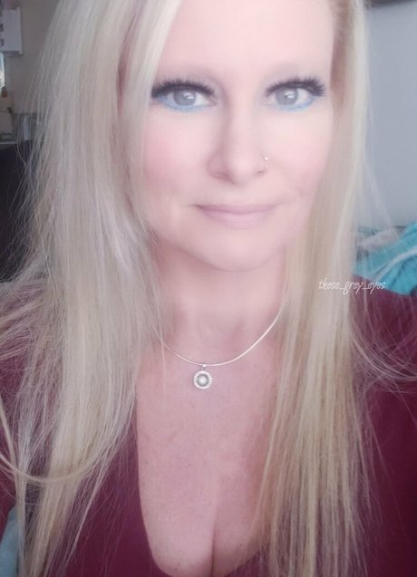 these grey eyes star nude img