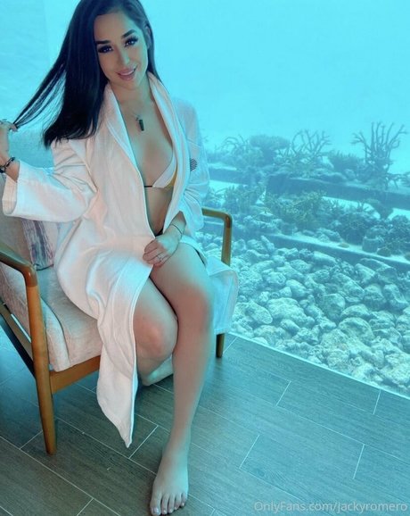 jackyromero pretty star photos