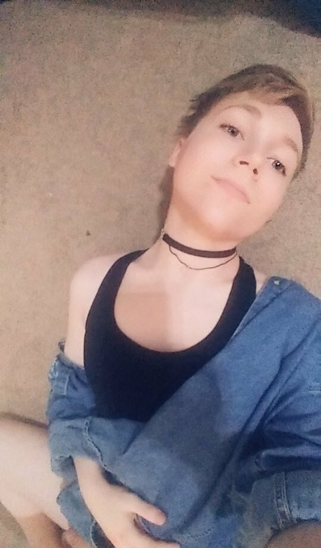 embitss model pretty img