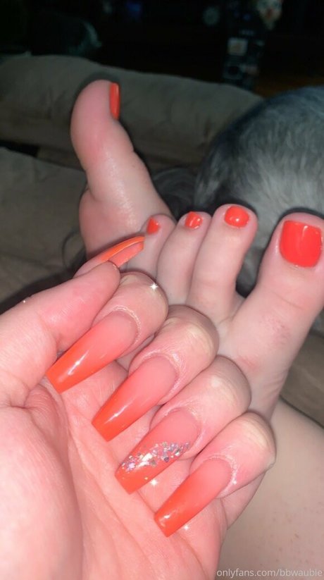 bbwaubie naked star pic