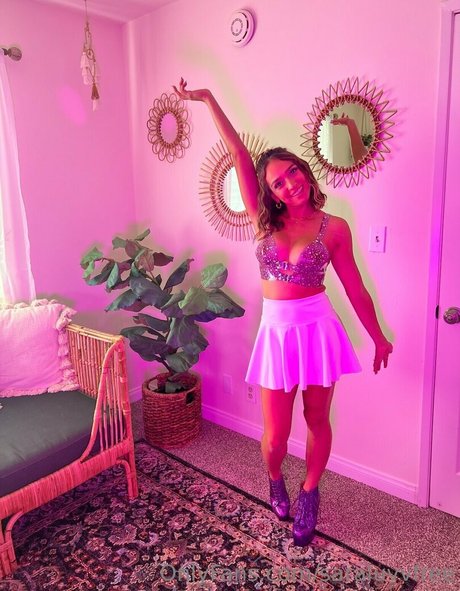 saraluvvfree perfect actress pictures