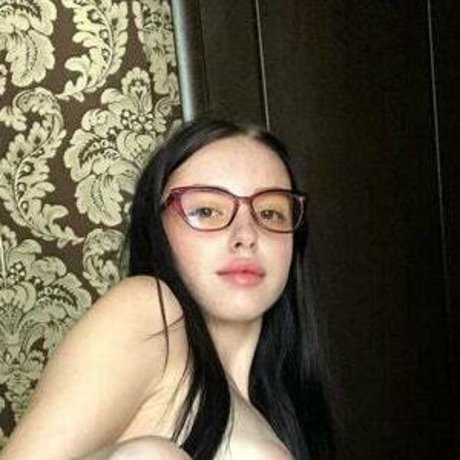 pinkyly pornstar pretty gallery