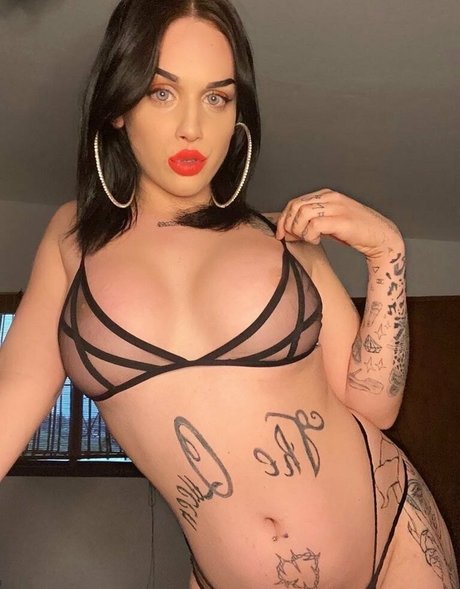 thequeen oficial star sexy image