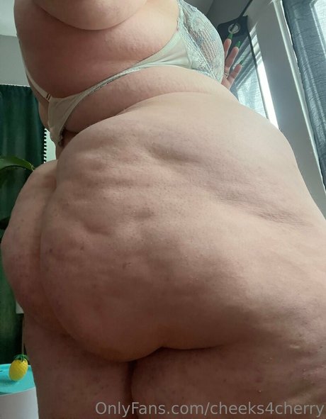 cheeks4cherry model xxx pics