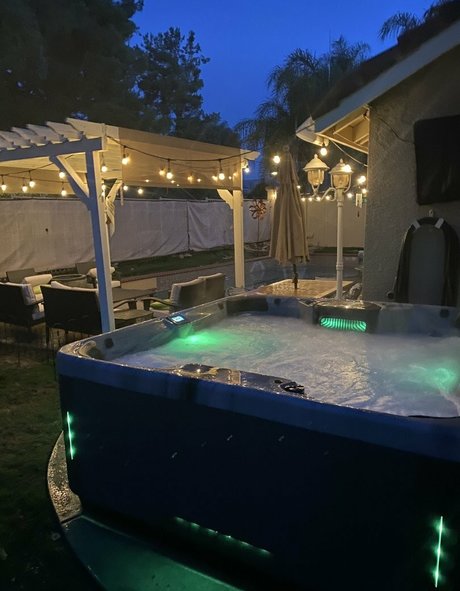 Socalunicorn adult model pictures