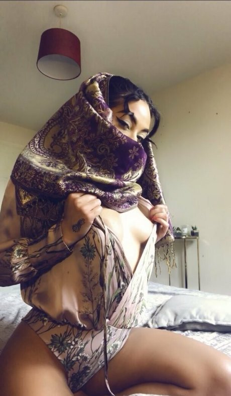 Madison Khan model images