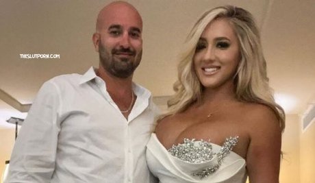 Saracheeky hot pornstar image