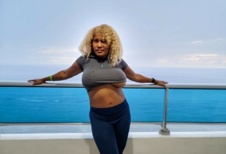 Mango Maddy star free photo