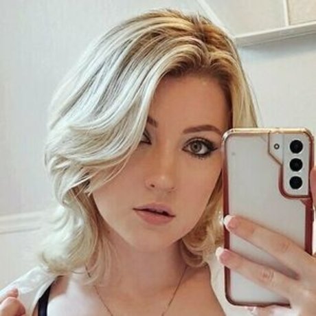 Lexus C sexy star pics