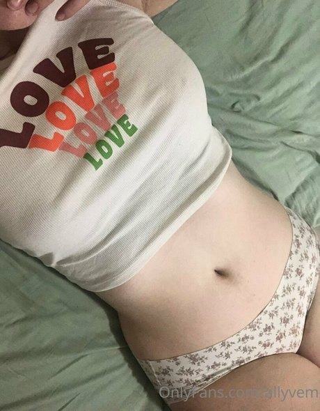 allyvem star adult photos