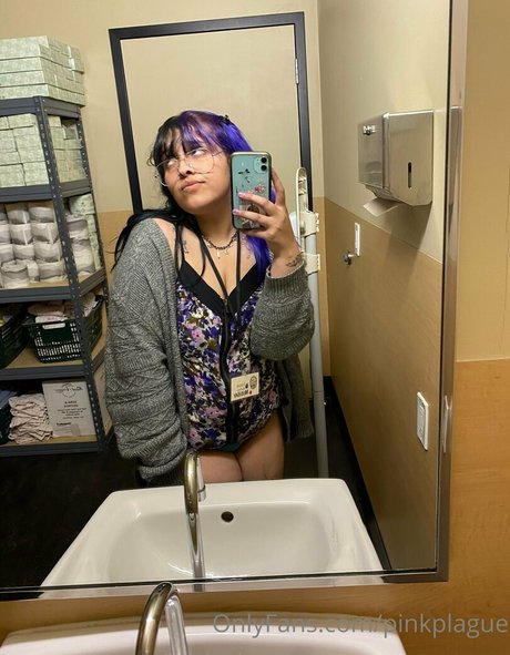 Pinkplague sexy model gallery